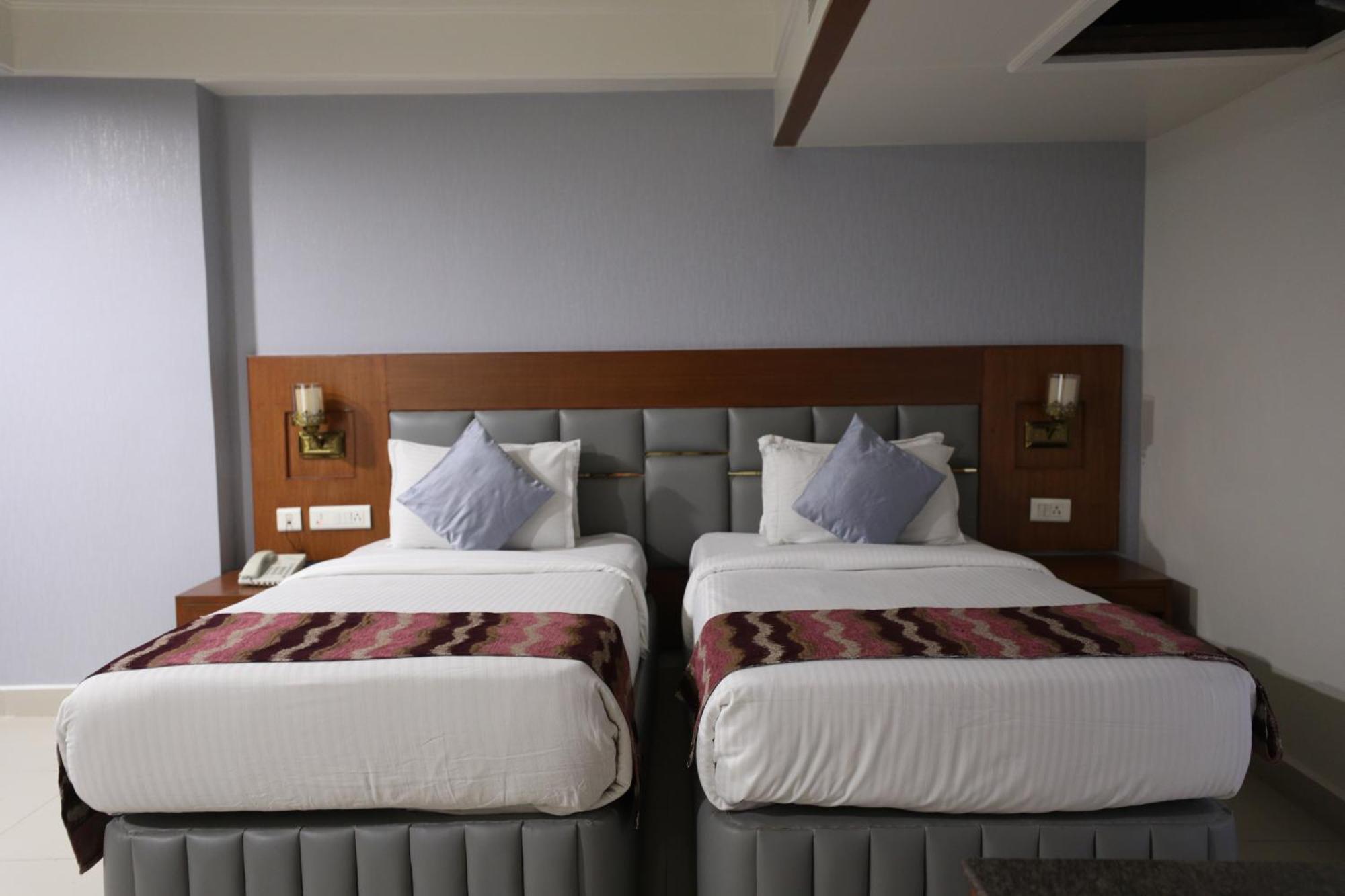 Eastin Hotels Hyderabad Exterior foto